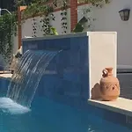 Villa 4 Bedroom In Arroyo Benalmádena